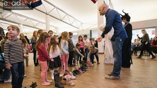 Sveti Nikola posjetio Supernova centar i razveselio mališane