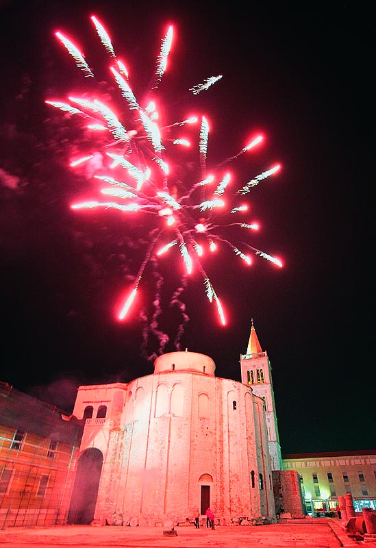 Novogodišnji vatromet u Zadru 2009. (foto: Marin Gospić)
