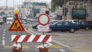 Zadar – Radovi na Liburnskoj obali otezavat ce promet na Poluotoku do svibnja 2015. godine. Photo: Filip Brala/PIXSELL