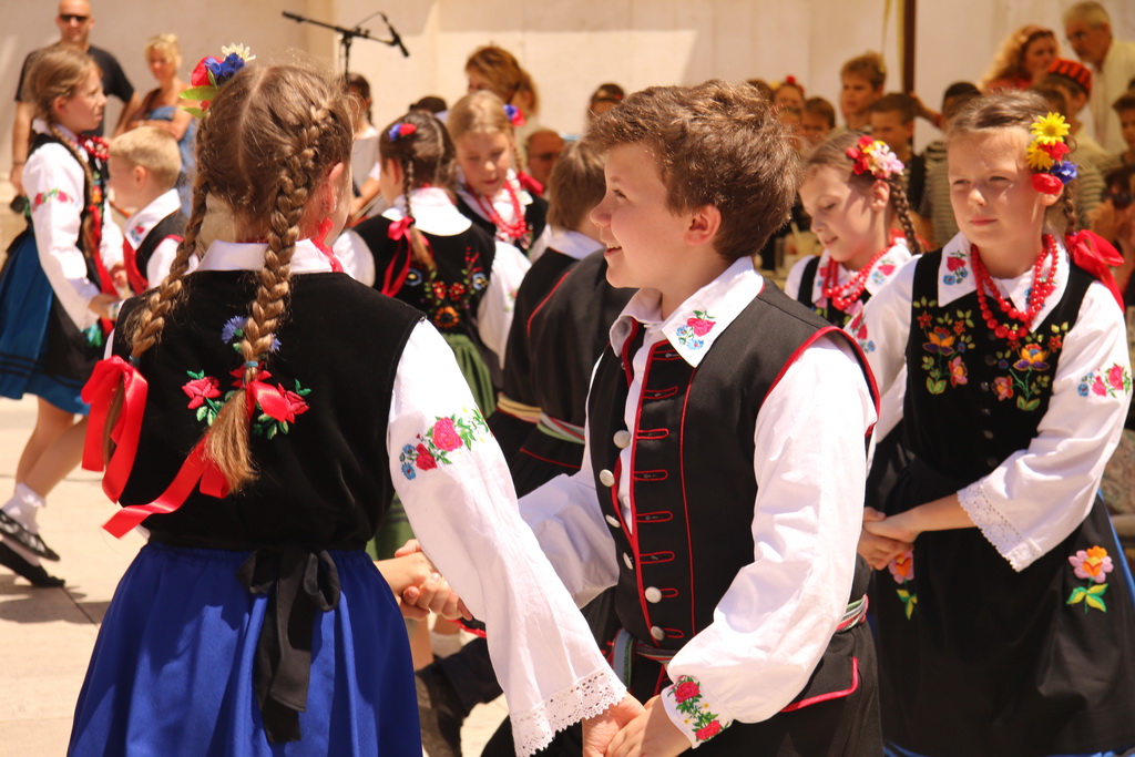 OŠ Zadarski otoci, učenici na Narodnom trgu