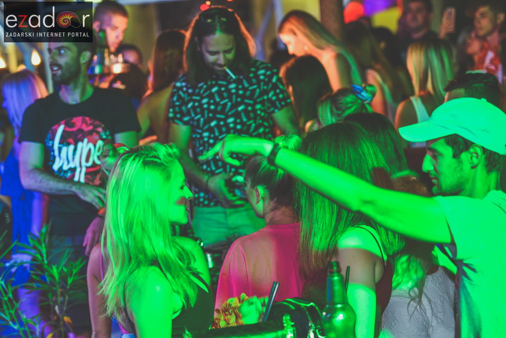 Connect @ Teatro bar & Zlatni kutić Connect @ Teatro bar & Zlatni kutić