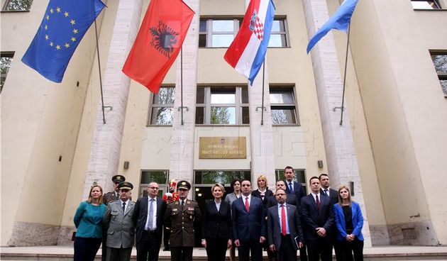 Ministri Josip Buljević i Mimi Kodheli razgovarali su o suradnji dviju vojski na sprečavanju otvaranja nove migrantske rute preko grčko-albanske granice i dalje preko Jadranskog mora, foto-HINA