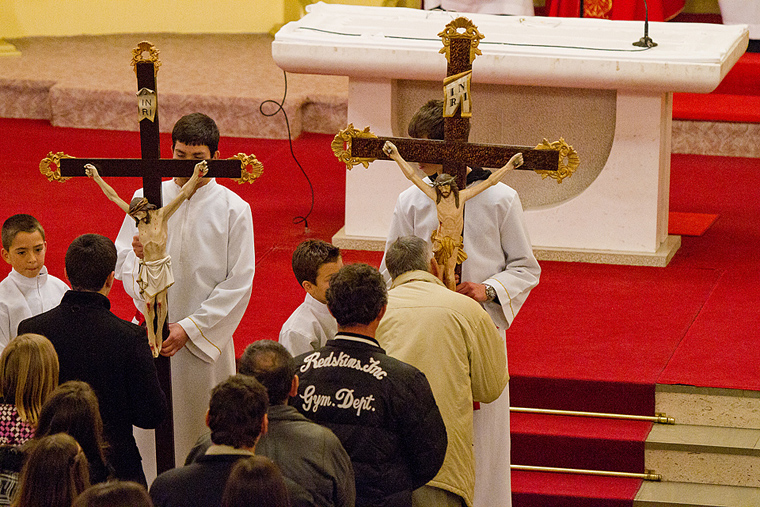 Sinoć je u Bibinjama na jedinstveni način obilježen Velik petak, foto: Leo Banić Sinoć je u Bibinjama na jedinstveni način obilježen Velik petak, foto: Leo Banić