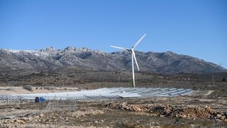 U Zatonu Obrovačkom bura uništila jednu od najvećih solarnih elektrana u Hrvatskoj U Zatonu Obrovačkom bura uništila jednu od najvećih solarnih elektrana u Hrvatskoj