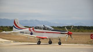 Pukovnik Harapin ostvario 2 tisuće sati naleta na Pilatusu Pukovnik Harapin ostvario 2 tisuće sati naleta na Pilatusu