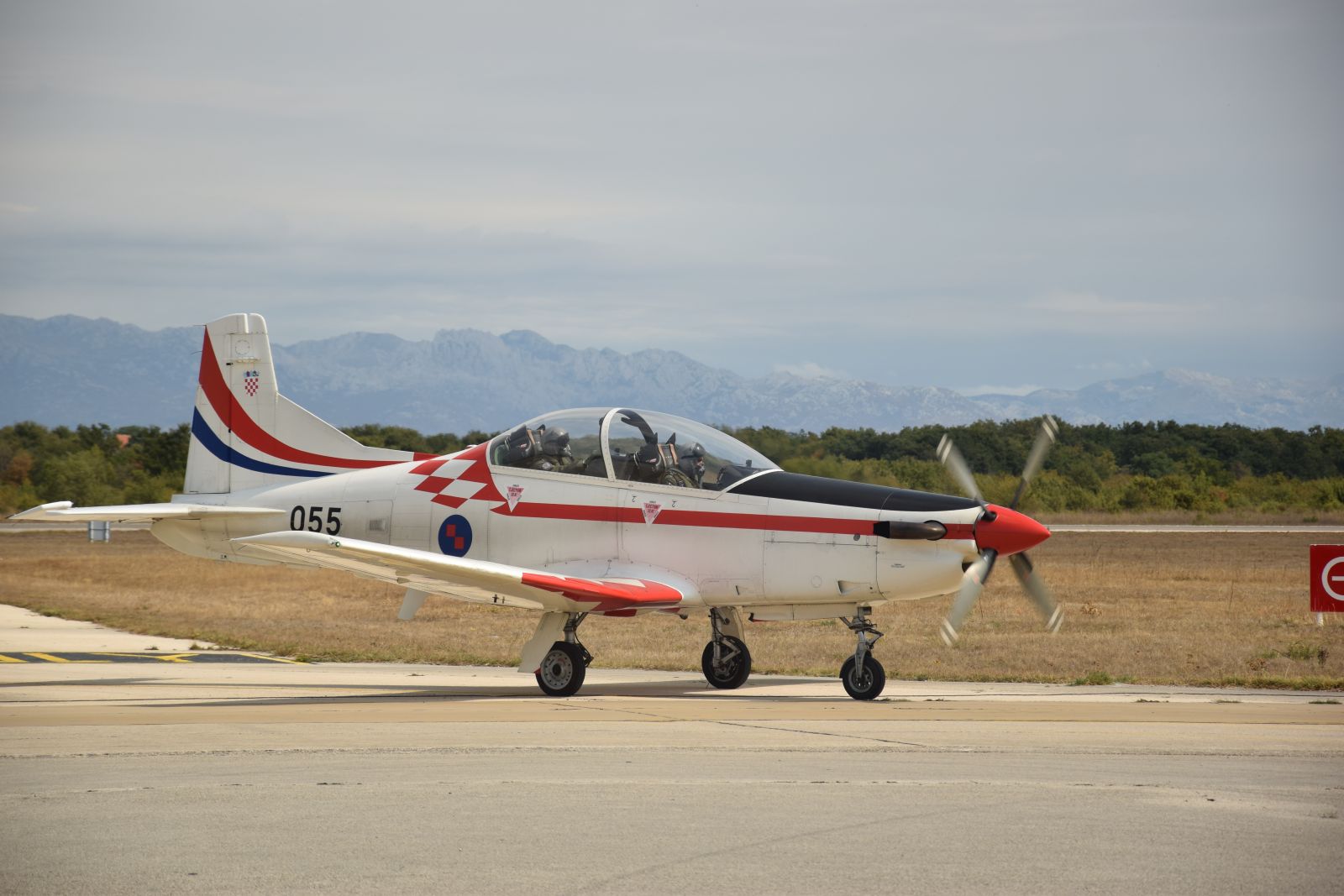 Pukovnik Harapin ostvario 2 tisuće sati naleta na Pilatusu Pukovnik Harapin ostvario 2 tisuće sati naleta na Pilatusu