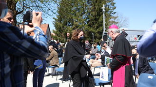 Spomenik Nikole Tesle vratio se u Gospić