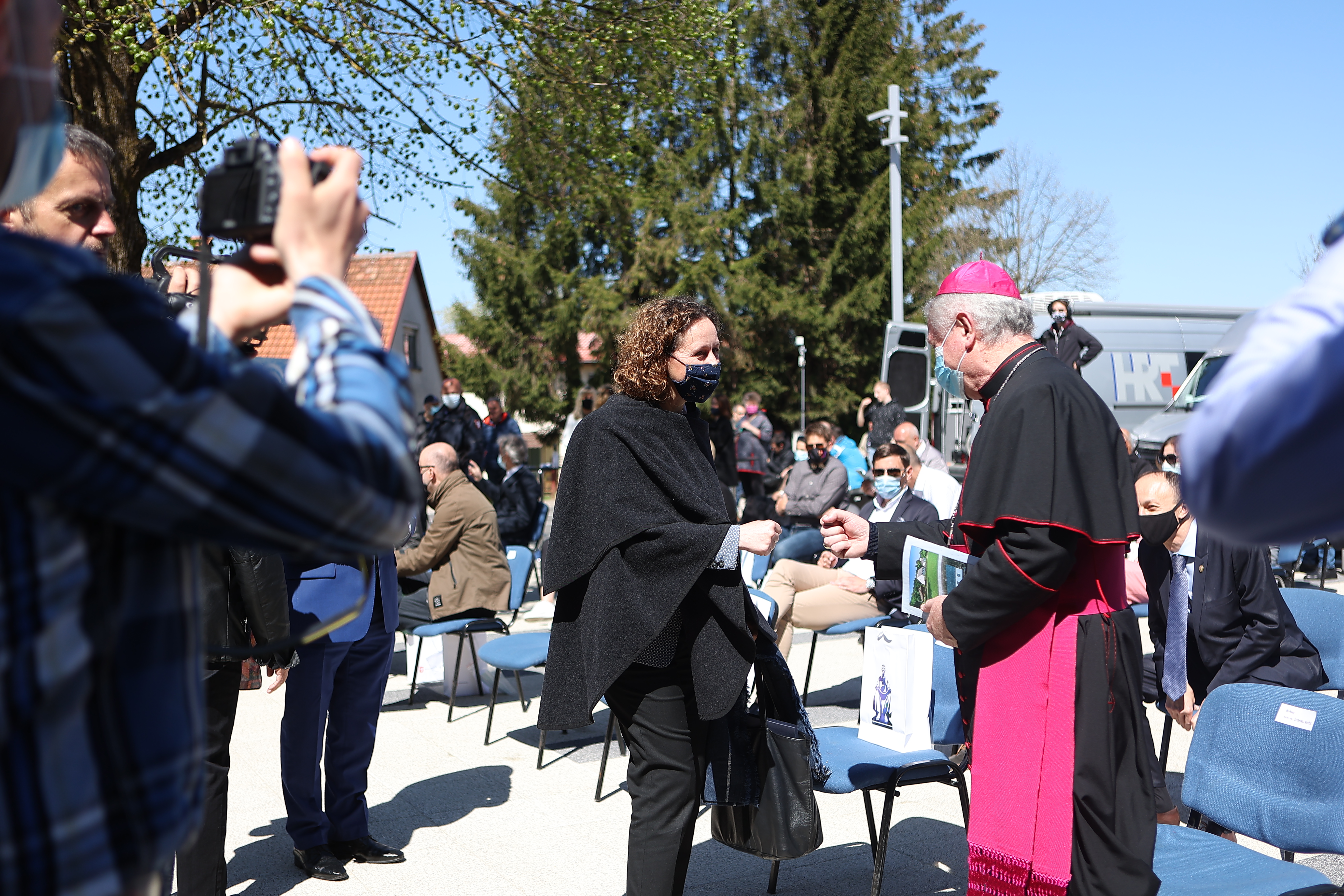 Spomenik Nikole Tesle vratio se u Gospić