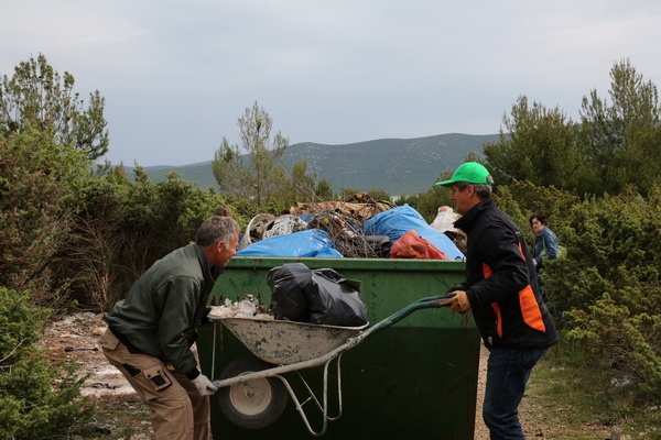 Završena još jedna uspješna “Zelena čistka” u Parku prirode Vransko jezero Završena još jedna uspješna “Zelena čistka” u Parku prirode Vransko jezero