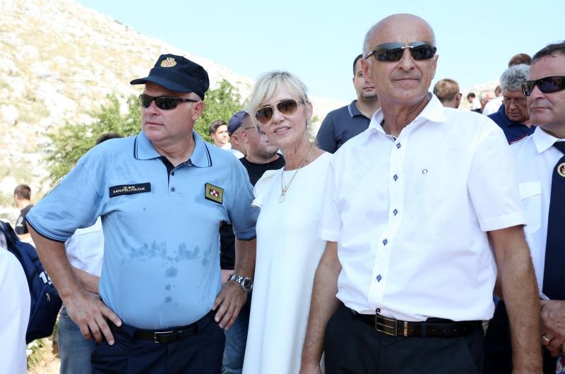 30.08.2015., Kornati – Na otoku Kornatu obiljezena je 8. obljetnica stradanja 12 vatrogasaca iz Sibenika, Vodica i Tisnog. Photo: Dusko Jaramaz/PIXSELL 30.08.2015., Kornati – Na otoku Kornatu obiljezena je 8. obljetnica stradanja 12 vatrogasaca iz Sibenika, Vodica i Tisnog. Photo: Dusko Jaramaz/PIXSELL