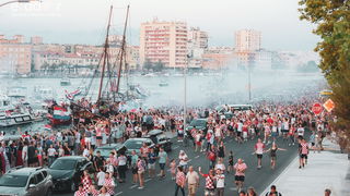 Zadar priredio čudesan doček svojim Vatrenim herojima (1)
