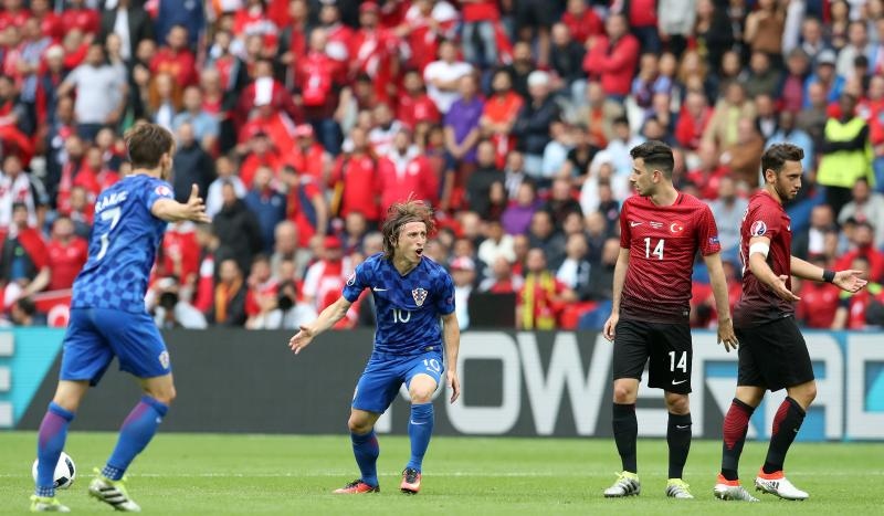 Stadion Park prinčeva u Parizu, UEFA EURO 2016., 1. kolo, skupina D, Turska – Hrvatska 0-1. Photo: Sanjin Strukic/PIXSELL Stadion Park prinčeva u Parizu, UEFA EURO 2016., 1. kolo, skupina D, Turska – Hrvatska 0-1. Photo: Sanjin Strukic/PIXSELL