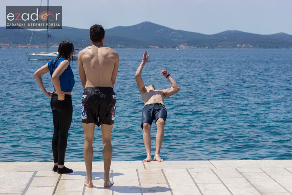 Ludijada zadarskih maturanata na Pozdravu suncu i Morskim orguljama