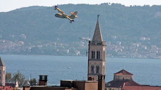 Požar na Plovaniji (foto: Marin Gospić) Požar na Plovaniji (foto: Marin Gospić)