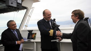 Rijeka, 251011.
U rijeckom brodogradilistu 3. maj danas je Tankerska plovidba Zadar preuzela tanker Vinjerac porinut krajem svibnja. Rijec je o drugom istovjetnom tankeru izgradjenom u 3. maju za zadarskog narucitelja. Sluzi za prijevoz nafte, naftnih pre Rijeka, 251011.
U rijeckom brodogradilistu 3. maj danas je Tankerska plovidba Zadar preuzela tanker Vinjerac porinut krajem svibnja. Rijec je o drugom istovjetnom tankeru izgradjenom u 3. maju za zadarskog narucitelja. Sluzi za prijevoz nafte, naftnih pre