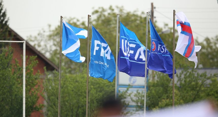 FIFA i UEFA zastave