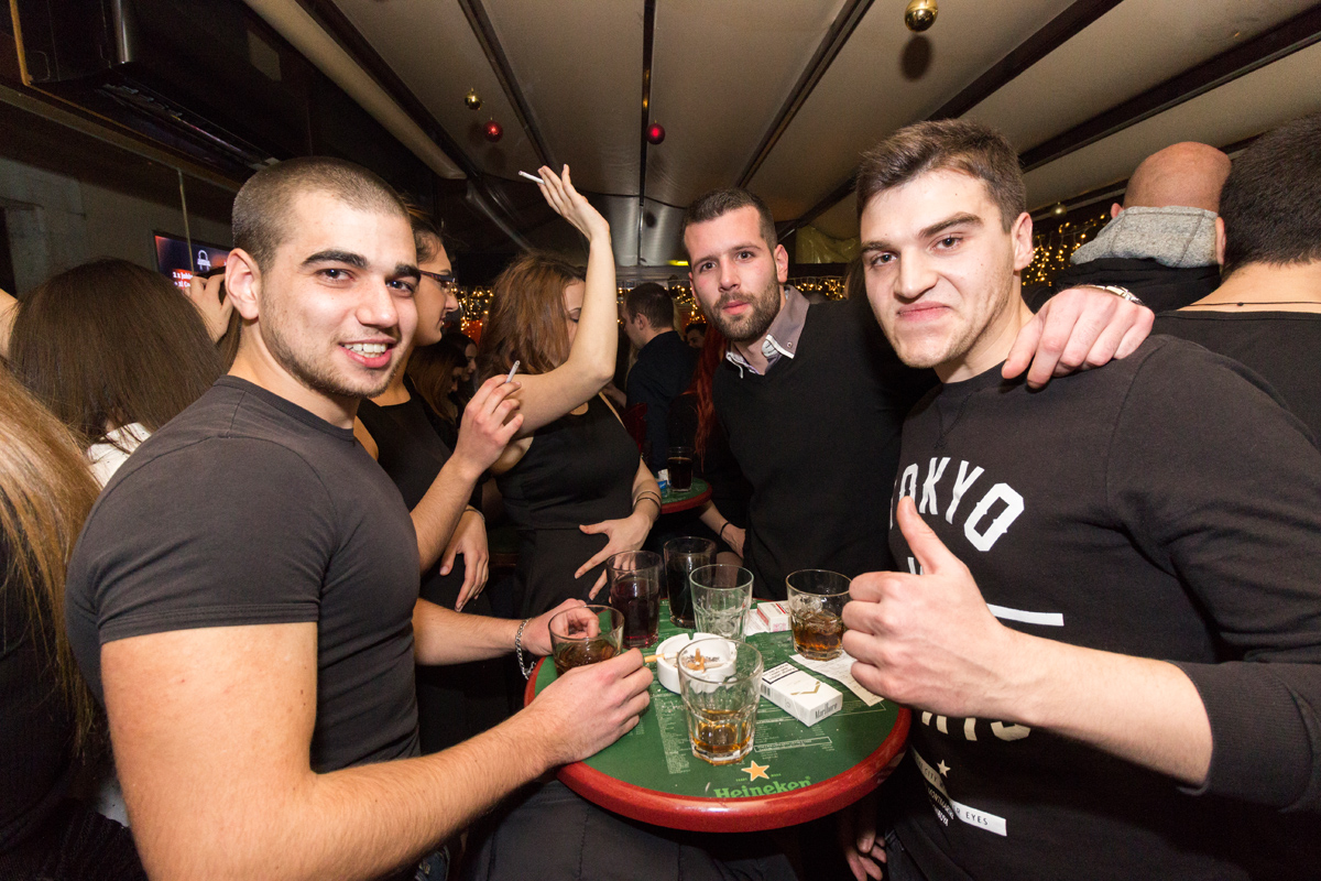 Doček 2017: Najluđa noć na zadarskom Poluotoku privukla više tisuća Zadrana i gostiju Doček 2017: Najluđa noć na zadarskom Poluotoku privukla više tisuća Zadrana i gostiju