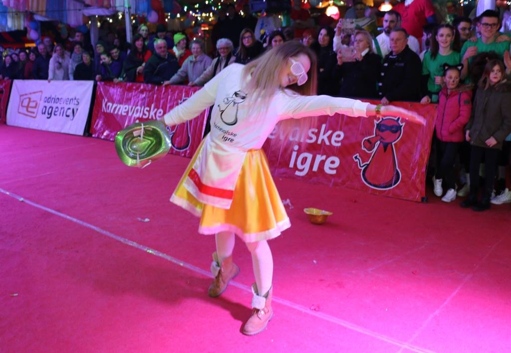 Virske maškare 2017: Karnevalske igre i koncert grupe Vista Virske maškare 2017: Karnevalske igre i koncert grupe Vista