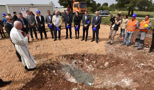 Biograd na Moru: Postavljen kamen temeljac za zabavni park Mirnovec. Foto: Dino Stanin/PIXSELL