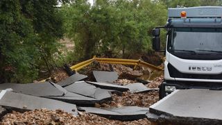 Zbog zarobljenog kamiona ne prometuje se cestom Poljica- Mazija