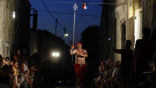 Zadar, 140811.
Na Bokanjcu se veceras odrzala 6. Alka. 35 alkara praceni limenom glazbom i pristranim navijacima pokazala su svoje umijece. KUD-a Bleke i konji organizirali su ovu manifestaciju. Alka se odrzala na bokanjackoj Kuntradi.
Foto: Jure Miskovic Zadar, 140811.
Na Bokanjcu se veceras odrzala 6. Alka. 35 alkara praceni limenom glazbom i pristranim navijacima pokazala su svoje umijece. KUD-a Bleke i konji organizirali su ovu manifestaciju. Alka se odrzala na bokanjackoj Kuntradi.
Foto: Jure Miskovic