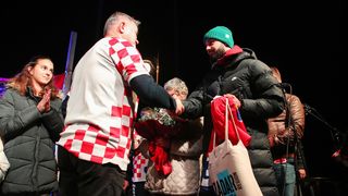 Veličanstveni doček brončanog Joška Gvardiola @ Novigrad Veličanstveni doček brončanog Joška Gvardiola @ Novigrad