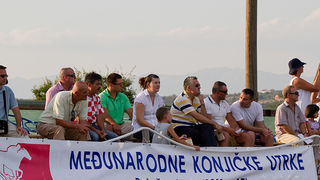 Polača: 14. Međunarodne konjičke utrke “Oluja 95”, Foto: Leo Banić Polača: 14. Međunarodne konjičke utrke “Oluja 95”, Foto: Leo Banić