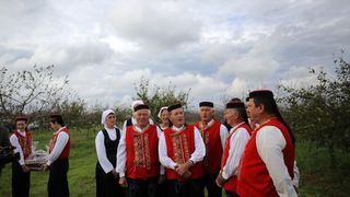 09.11.2013., Tinj – Predsjednik RH Ivo Josipovic posjetio je poljoprivrednike u Tinju te poljoprivrednu zadrugu Maraska Tinj koja je vazan dobavljac visnje maraske za zadarsku tvrtku Maraska d.d. Photo: Filip Brala/PIXSELL