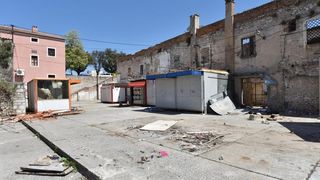 Zadar: Zbog početka radova na izgradnji TIC-a, zakupci javne površine sele na novu lokaciju, foto: Dino Stanin/PIXSELL Zadar: Zbog početka radova na izgradnji TIC-a, zakupci javne površine sele na novu lokaciju, foto: Dino Stanin/PIXSELL