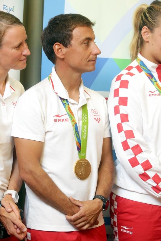 Hrvatski olimpijci svečano dočekani na Plesu. Sandra Perković, Šime Fantela, Igor Marenić, Tonči Stipanović. Photo: Luak Sanzl/PPIXSELL Hrvatski olimpijci svečano dočekani na Plesu. Sandra Perković, Šime Fantela, Igor Marenić, Tonči Stipanović. Photo: Luak Sanzl/PPIXSELL