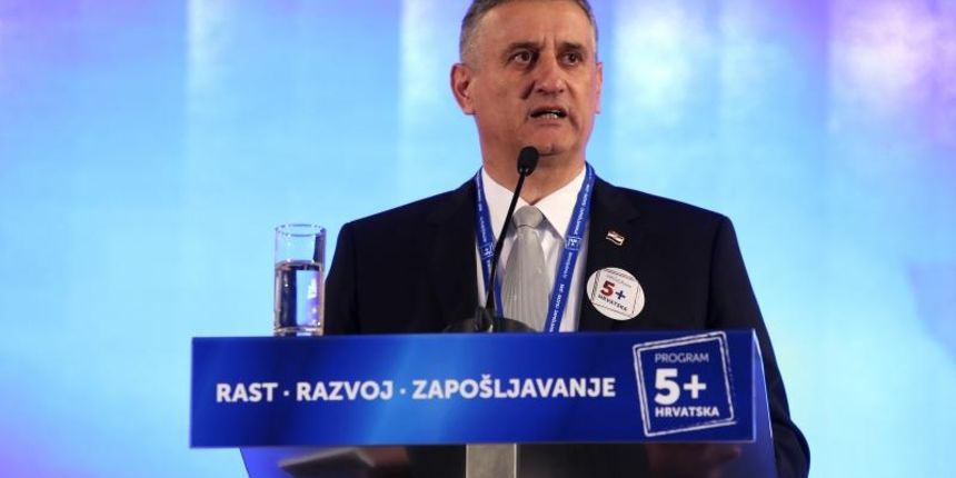 U Kongresnoj dvorani Zagrebackog velesajma Hrvatska demokratska zajednica predstavila je svoj izborni program “Gospodarski rast, odrzivi razvoj i zaposljavanje: 5+ Hrvatska”. Govor Tomislava Karamarka. Photo: Robert Anic/PIXSELL U Kongresnoj dvorani Zagrebackog velesajma Hrvatska demokratska zajednica predstavila je svoj izborni program “Gospodarski rast, odrzivi razvoj i zaposljavanje: 5+ Hrvatska”. Govor Tomislava Karamarka. Photo: Robert Anic/PIXSELL