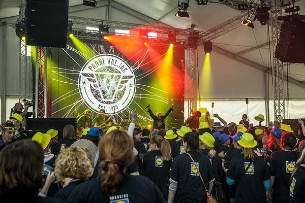 Više od 1500 Lidlovaca proslavilo svoj dan na Jarunu uz Severinu i Parni Valjak