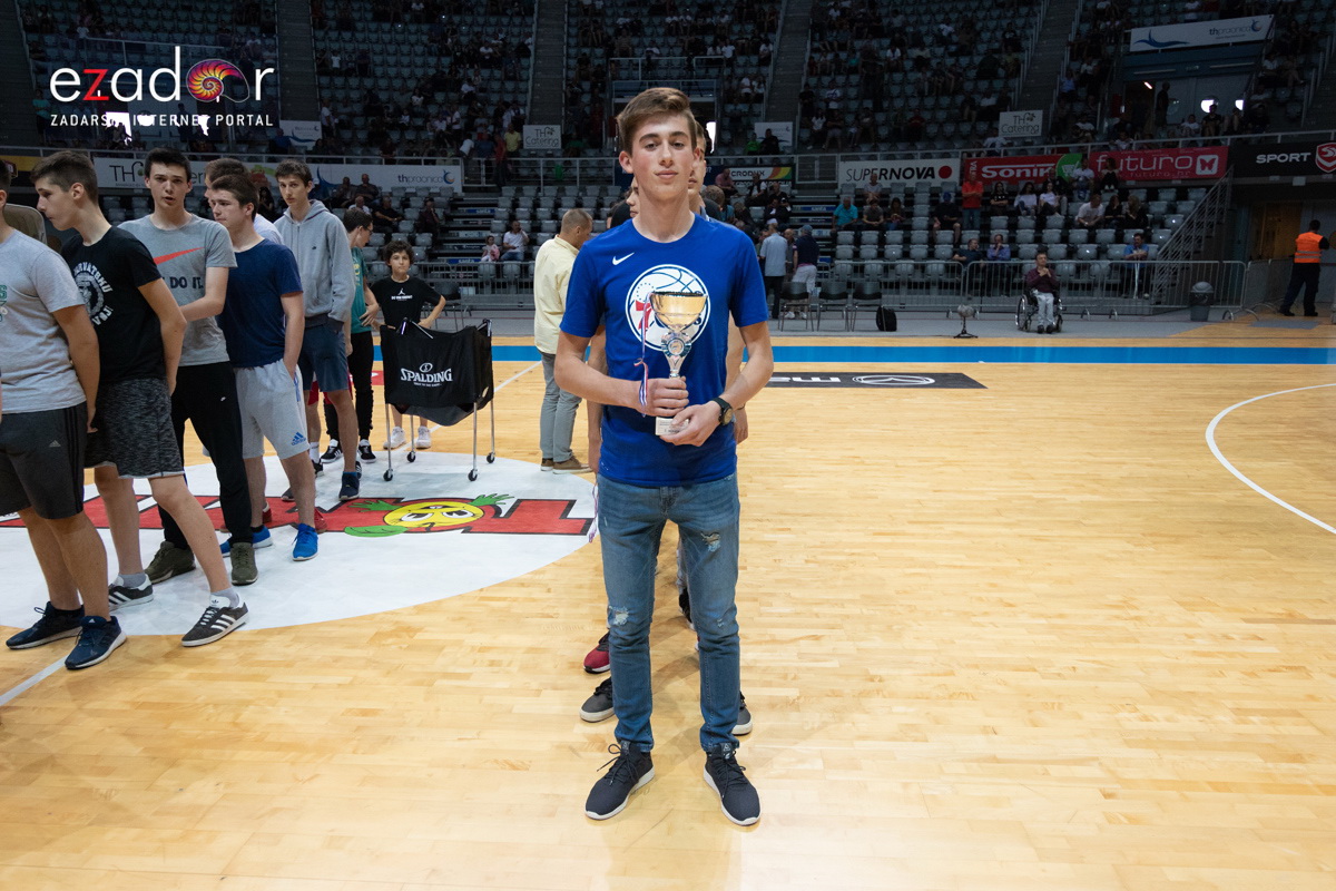 Polufinale doigravanja HT Premijer lige, 1. utakmica: KK Zadar – KK Cibona 89-78