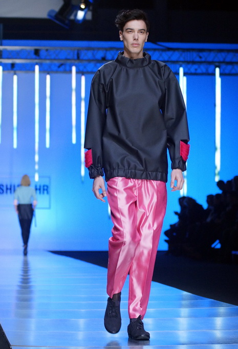 Zagreb, 150313.
Zagrebacki Velesajam.
Odrzana je treca vecer revije Perwoll Fashion.hr na kojoj su svoje kreacije predstavili Martina Felja, Morana Krklec, Young at Squat, Marina Design i Envy Room.
Na fotografiji: kreacije Young at Squat.
Foto: Marko T Zagreb, 150313.
Zagrebacki Velesajam.
Odrzana je treca vecer revije Perwoll Fashion.hr na kojoj su svoje kreacije predstavili Martina Felja, Morana Krklec, Young at Squat, Marina Design i Envy Room.
Na fotografiji: kreacije Young at Squat.
Foto: Marko T