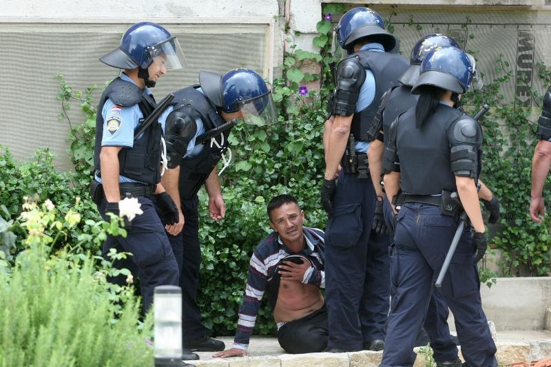 Sveti Filip i Jakov: Brutalna deložacija majke i sina Sveti Filip i Jakov: Brutalna deložacija majke i sina