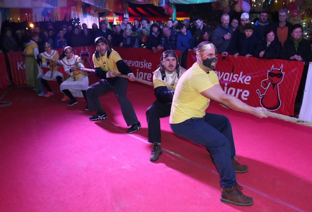 Virske maškare 2017: Karnevalske igre i koncert grupe Vista Virske maškare 2017: Karnevalske igre i koncert grupe Vista