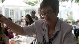 Danas je održana kreativna radionica za velike i male u organizaciji Dječjeg odjela Gradske knjižnice Zadar: izrada stručaka i jastučića od lavande od 10-12 h. Radionicu je vodila gospođa Jadranka Plantak. Foto by Lucija Juravic Danas je održana kreativna radionica za velike i male u organizaciji Dječjeg odjela Gradske knjižnice Zadar: izrada stručaka i jastučića od lavande od 10-12 h. Radionicu je vodila gospođa Jadranka Plantak. Foto by Lucija Juravic