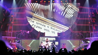Zagreb, 011011.
Arena Zagreb.
Koncert americke pop zvijezde Britney Spears u Areni Zagreb u sklopu njezine turneje Femme Fatale.
Foto: Boris Kovacev / CROPIX Zagreb, 011011.
Arena Zagreb.
Koncert americke pop zvijezde Britney Spears u Areni Zagreb u sklopu njezine turneje Femme Fatale.
Foto: Boris Kovacev / CROPIX