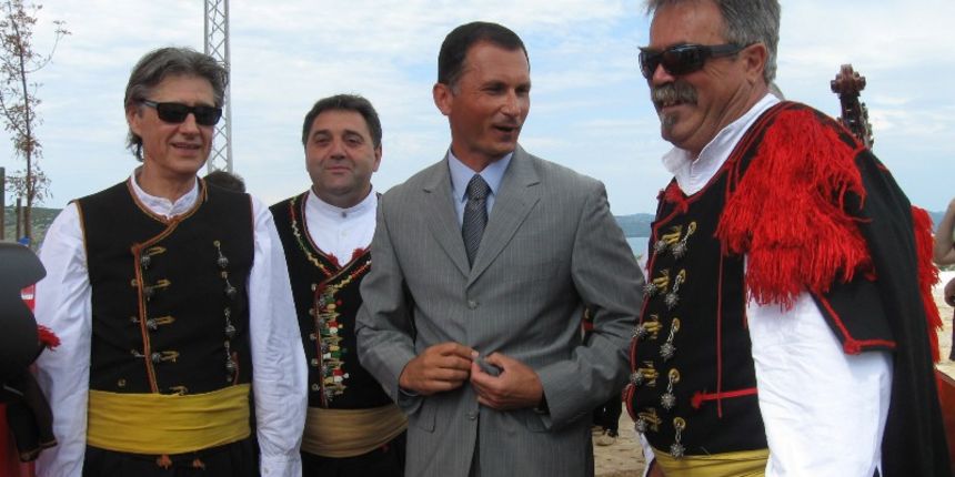 Postavljanje kipa Gospe(Foto: Ivica Marasovic / EPEHA / CROPIX)