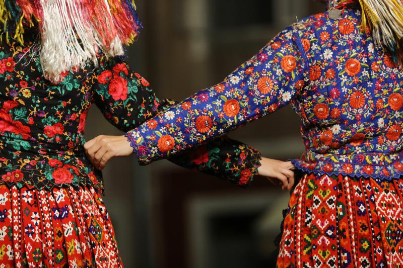 18.07.2013., Zadar – Na Poljani Sime Budinica odrzan je koncert plesnog ansambla Lado gdje su gradjani, ali i mnogobrojni turisti, uzivali gledajuci ples u narodnim nosnjama. Photo: Filip Brala/PIXSELL Autor  Filip Brala/PIXSELL KLJUČNE RIJEČI  narodne