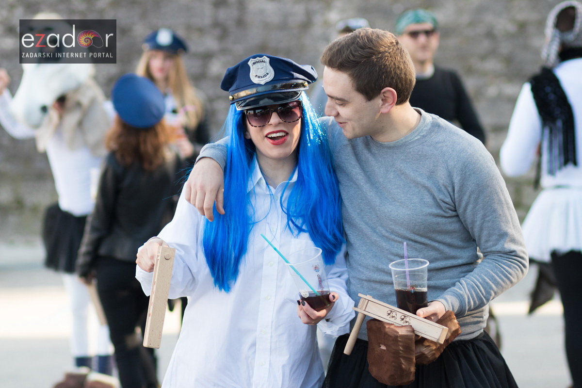 Zadarski karneval 2018: Povorka maškaranih skupina od Gradskih vrata preko Foruma do Narodnog trga Zadarski karneval 2018: Povorka maškaranih skupina od Gradskih vrata preko Foruma do Narodnog trga