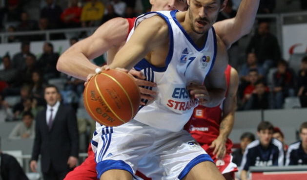 Zadar, 231010. Dvorana Kresimira Cosica. Kosarkaska utakmica NLB-e lile izmedju Zadra i Nynburga. Na fotografiji: Jurica Golemac u napadu. Foto: Vladimir Ivanov / CROPIX