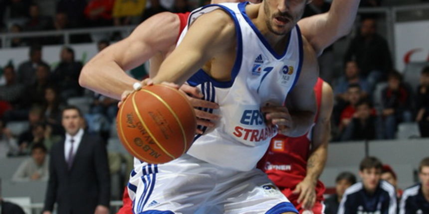 Zadar, 231010. Dvorana Kresimira Cosica. Kosarkaska utakmica NLB-e lile izmedju Zadra i Nynburga. Na fotografiji: Jurica Golemac u napadu. Foto: Vladimir Ivanov / CROPIX