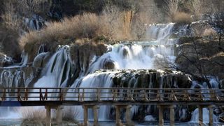 Ledena zimska idila na slapovima Krke Ledena zimska idila na slapovima Krke