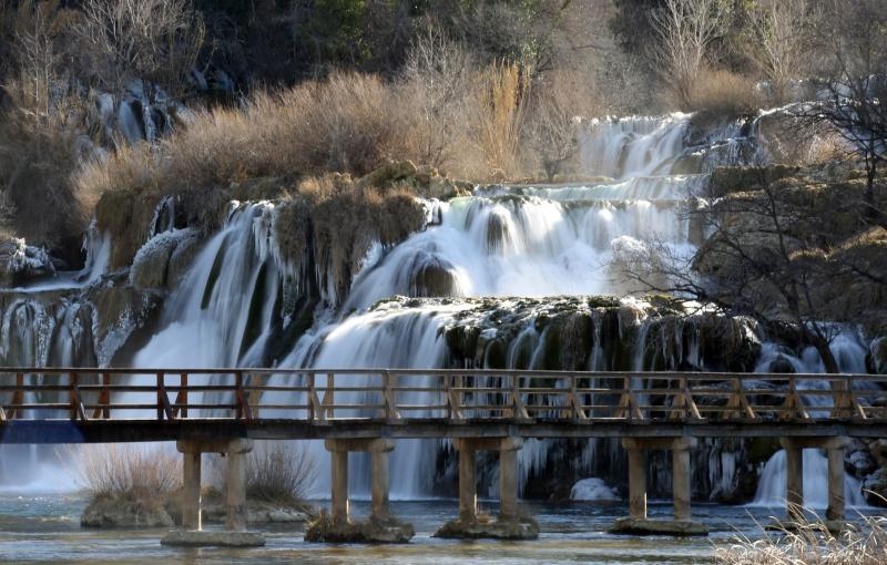 Ledena zimska idila na slapovima Krke Ledena zimska idila na slapovima Krke