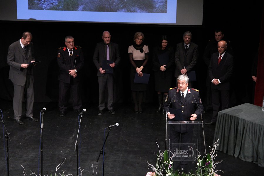 HNK Zadar: Dodjela priznanja za ”Naročiti pothvat u zaštiti i spašavanju” foto: I. Perinčić HNK Zadar: Dodjela priznanja za ”Naročiti pothvat u zaštiti i spašavanju” foto: I. Perinčić