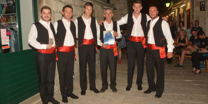Svečanim otvorenjem započeo Festival dalmatinskih klapa Omiš 2017 Svečanim otvorenjem započeo Festival dalmatinskih klapa Omiš 2017