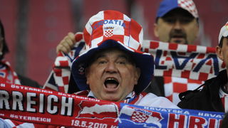Klagenfurt, 190510.
Prijateljska nogometna utakmica na stadionu Hypo Group Arena izmedju reprezentacija Austrije i Hrvatske.
Na slici: hrvatski navijaci.
Foto: Drago Sopta / CROPIX