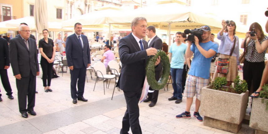 Polaganje lovorovog vijenca na spomen obilježje u povodu Dana antifašističke borbe Polaganje lovorovog vijenca na spomen obilježje u povodu Dana antifašističke borbe