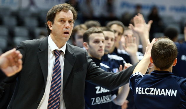 Zadar, 211210. Dvorana Kresimira Cosica.  Kosarkaska utakmica 6. kola Euro Challenge cup-a izmedju Zadra i Ethe Encomi. Na fotografiji: trener Zadra Danijel Jusup. Foto: Vladimir Ivanov / CROPIX